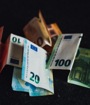 pexels-markusspiske-3806749